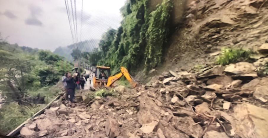 विपतको पूर्ण सूचना अभाव र उद्धार तयारीको कमि हुँदा ठूलो जनधनको क्षेति (फोटो फिचर सहित)